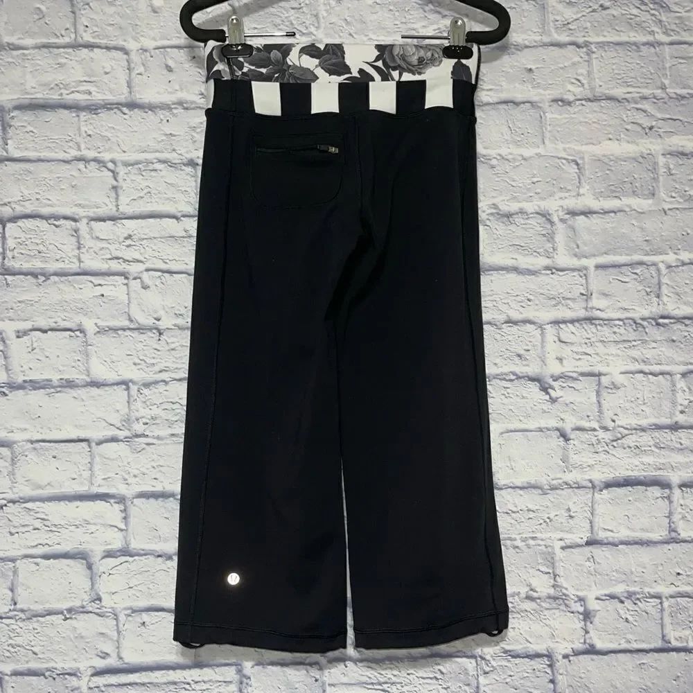 Lululemon Dharana Crop Pant Yoga brisk bloom